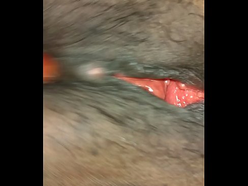 ❤️ Espalhar a minha rata gorda faz com que ela se esguiche ️ Porno em nós ❤